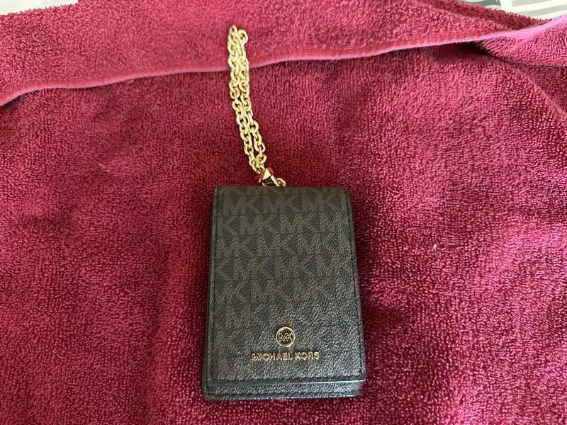 Jet Set Extra-Small Logo Chain Card Case